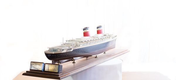 SS United States The Big U Transatlantic Boat 1:1250  Editions Atlas MODEL 07